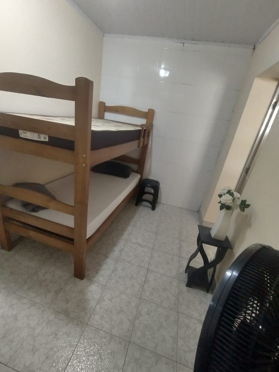 Quarto privativo organizado para casal