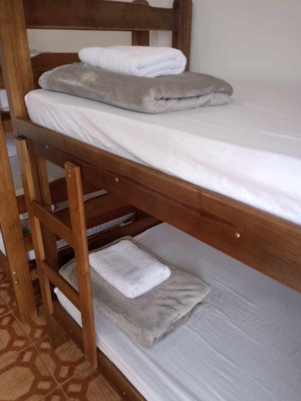 Quarto espaçoso e bem ventilado