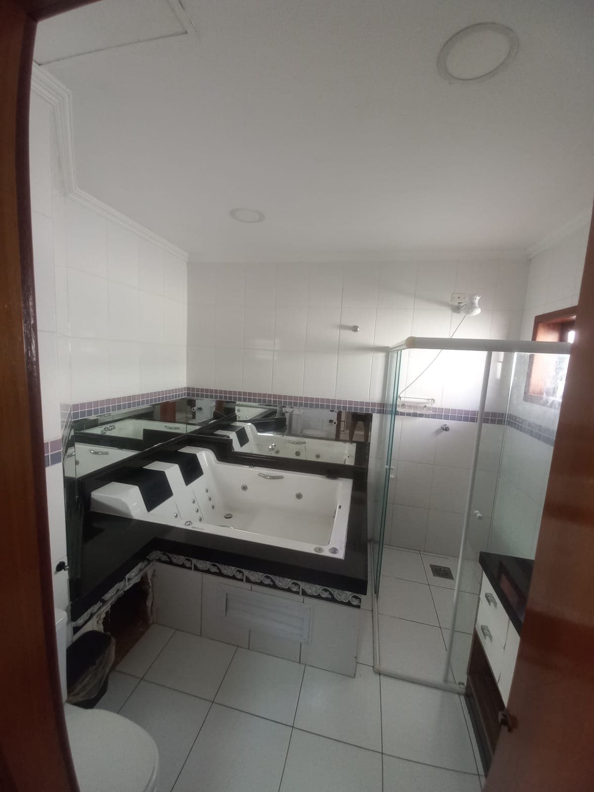 Corredor interno com circulação ampla