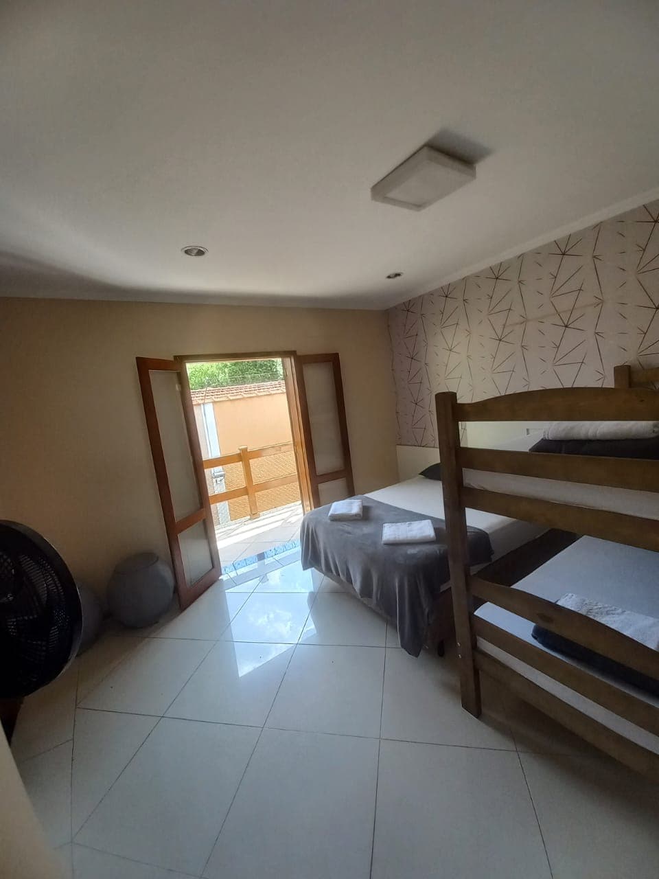 Sala de estar ampla e confortável