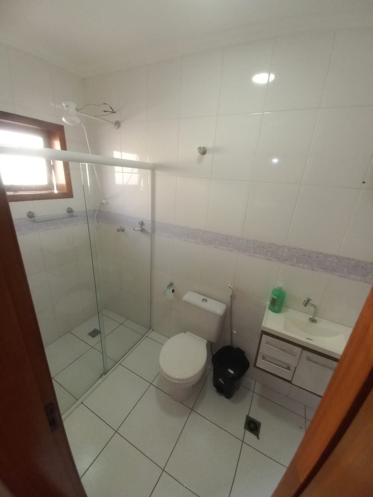 Cozinha funcional com armários planejados