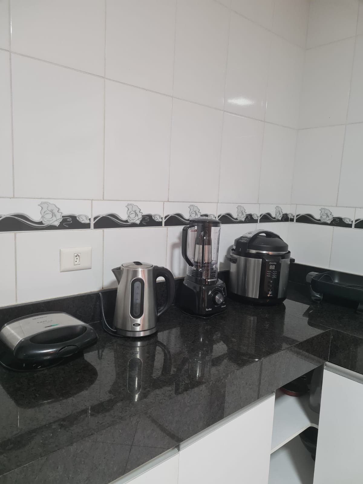 Escada interna com acabamento moderno