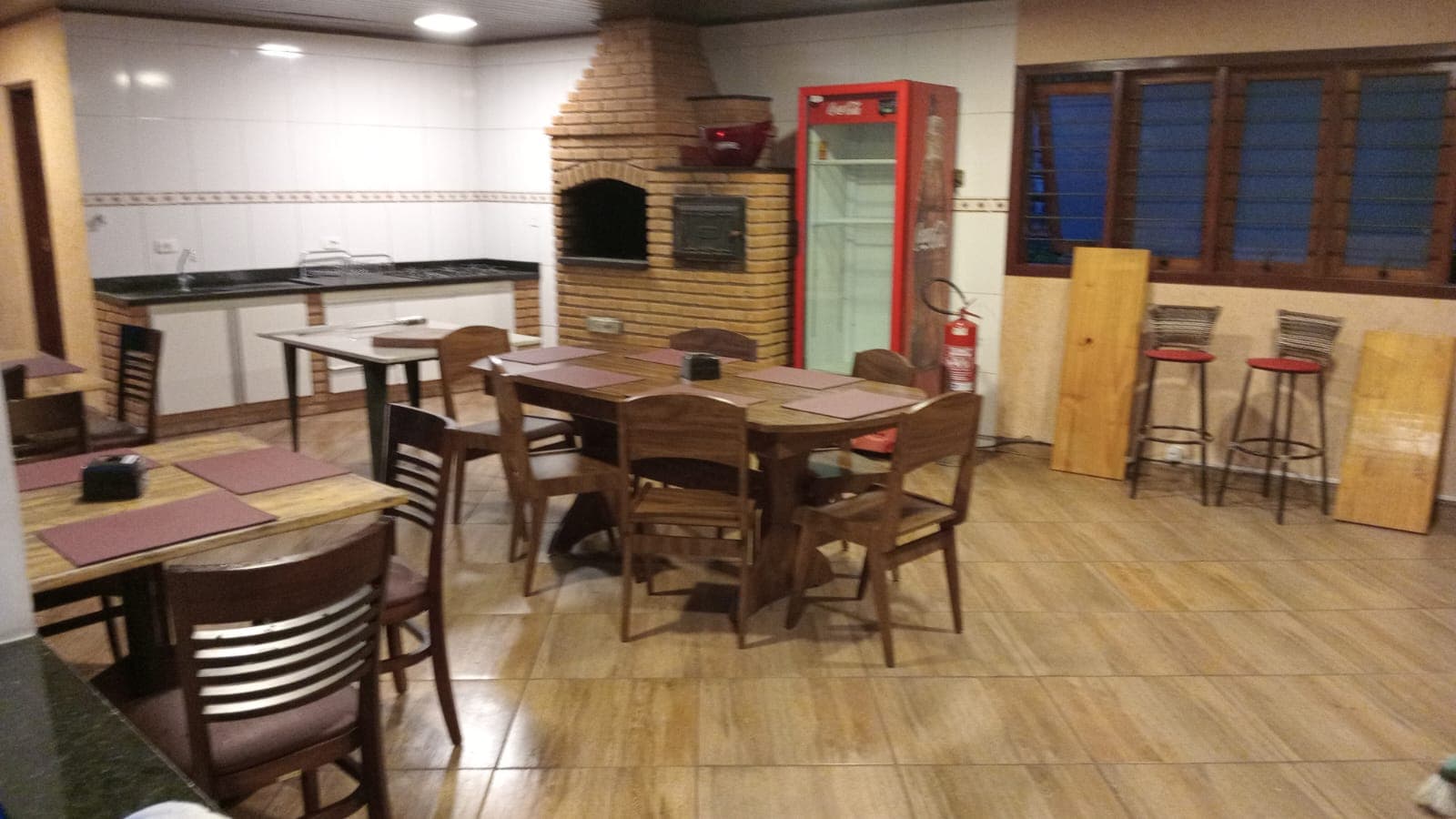 Lustre decorativo com iluminação sofisticada