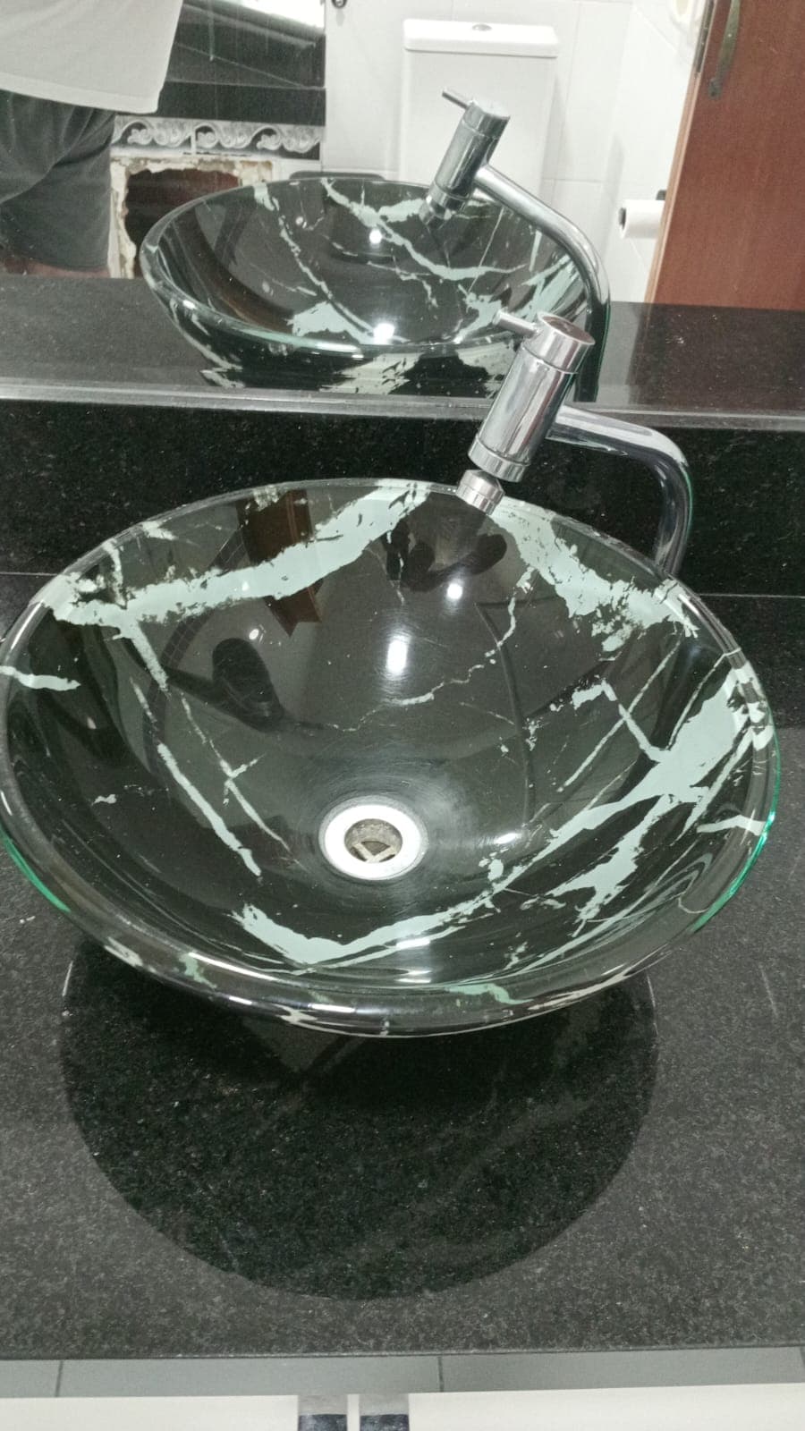 Cozinha moderna com excelente iluminação