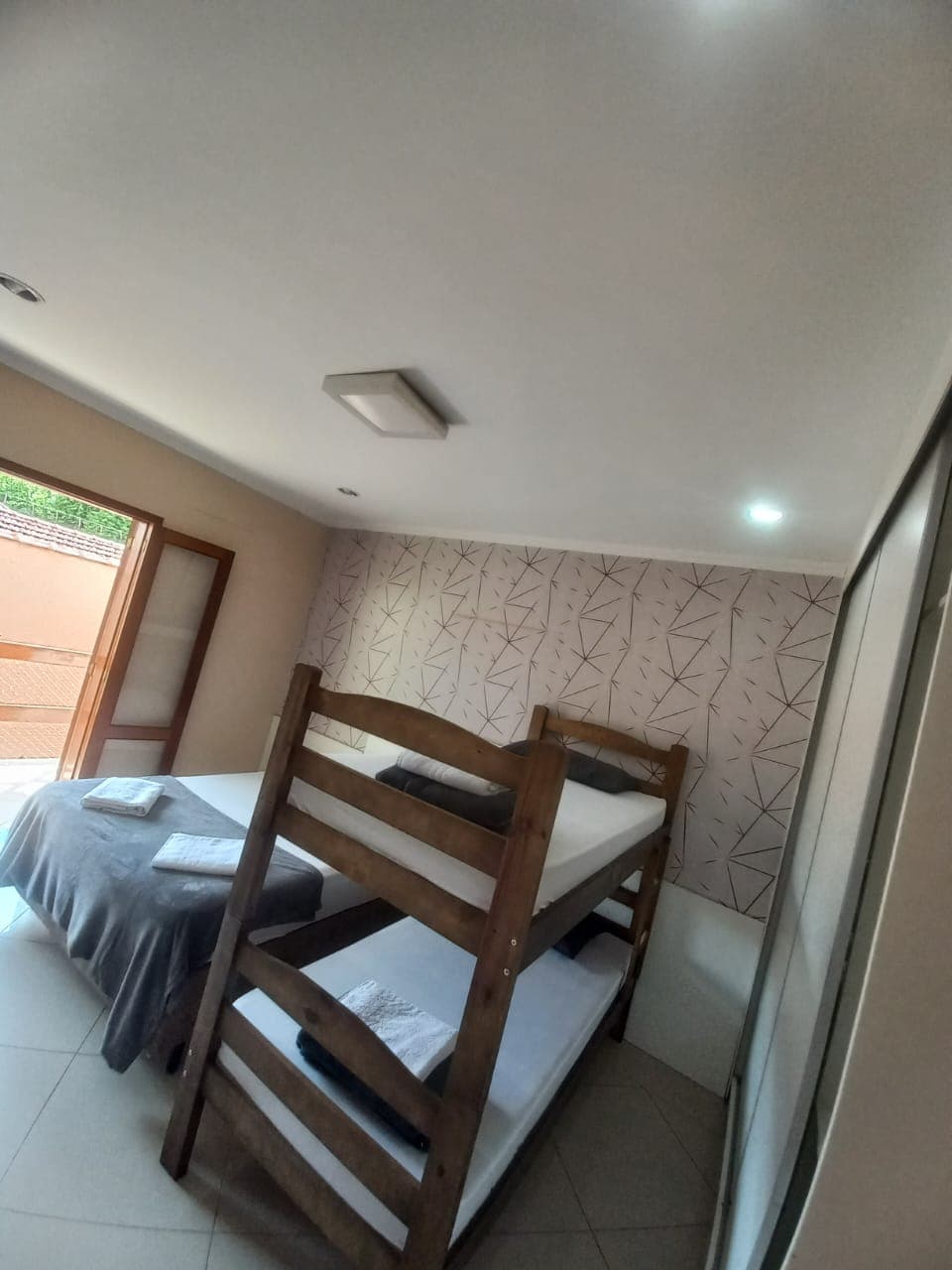 Vista panorâmica da área externa da casa