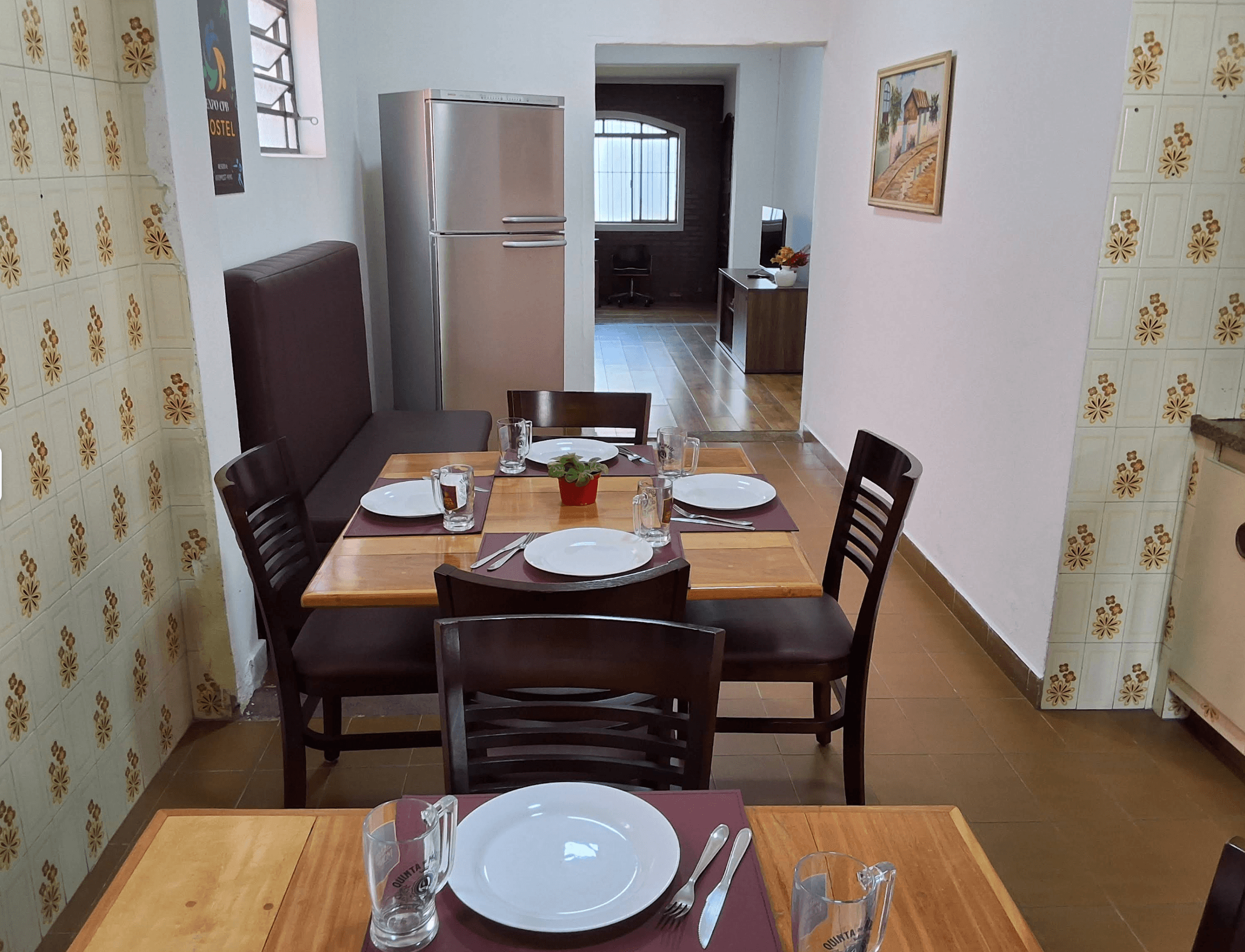 Cozinha funcional com bancada e pia