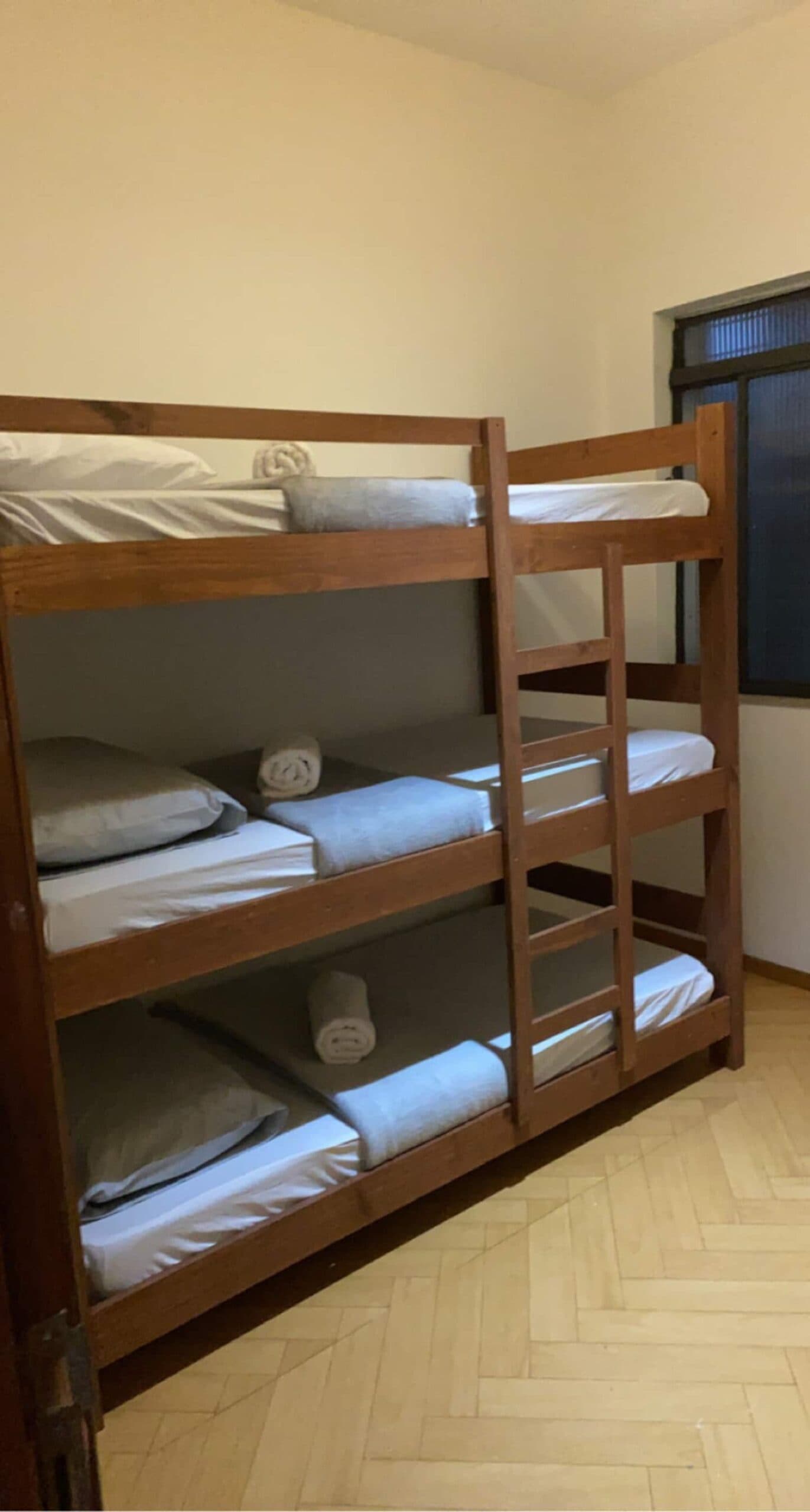 Quarto confortável e acolhedor