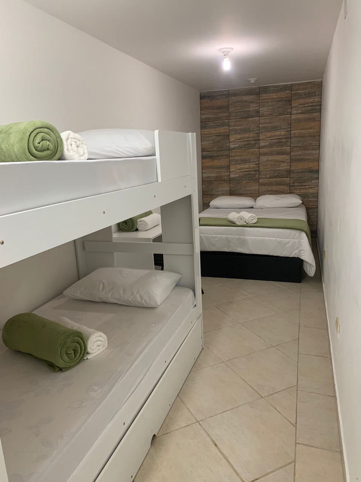 Quarto confortável e acolhedor